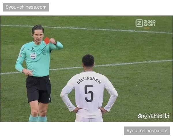 复古比赛日：西甲38队身着经典球衣登场，裁判团队换装复古裁判服